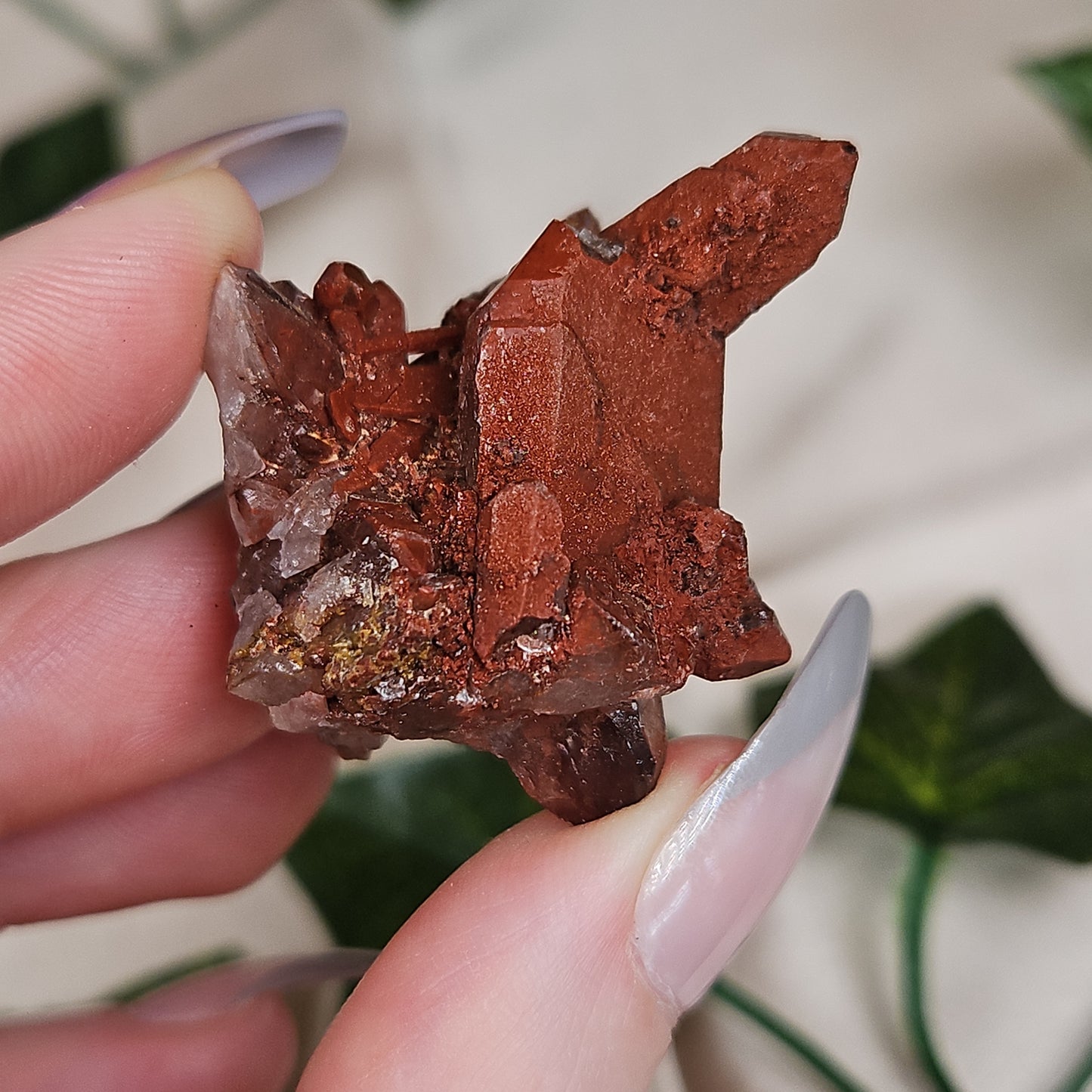 Hematoid quartz cluster
