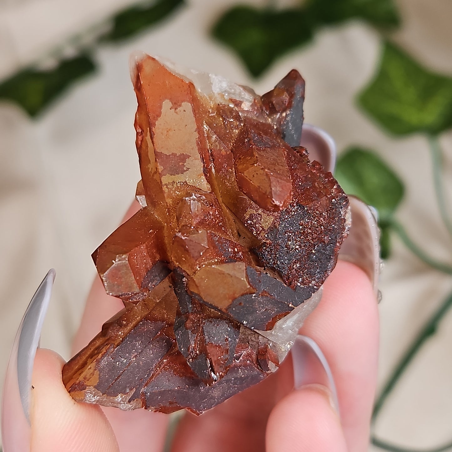 Hematoid quartz cluster