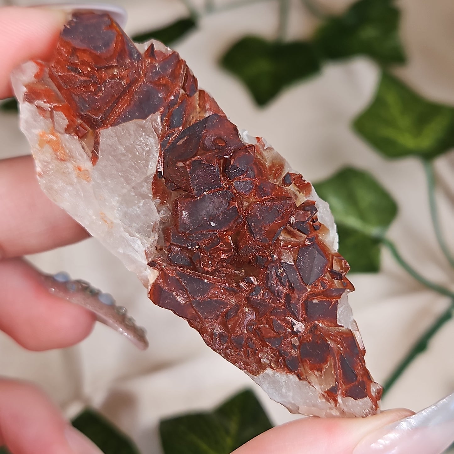 Hematoid quartz cluster