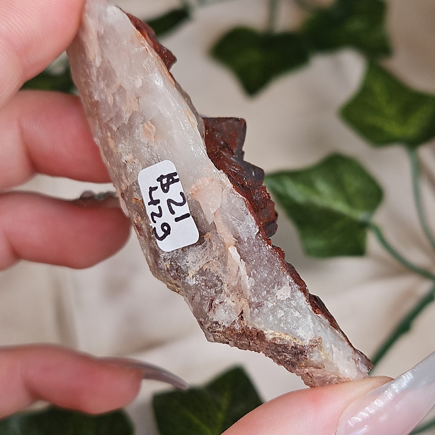 Hematoid quartz cluster