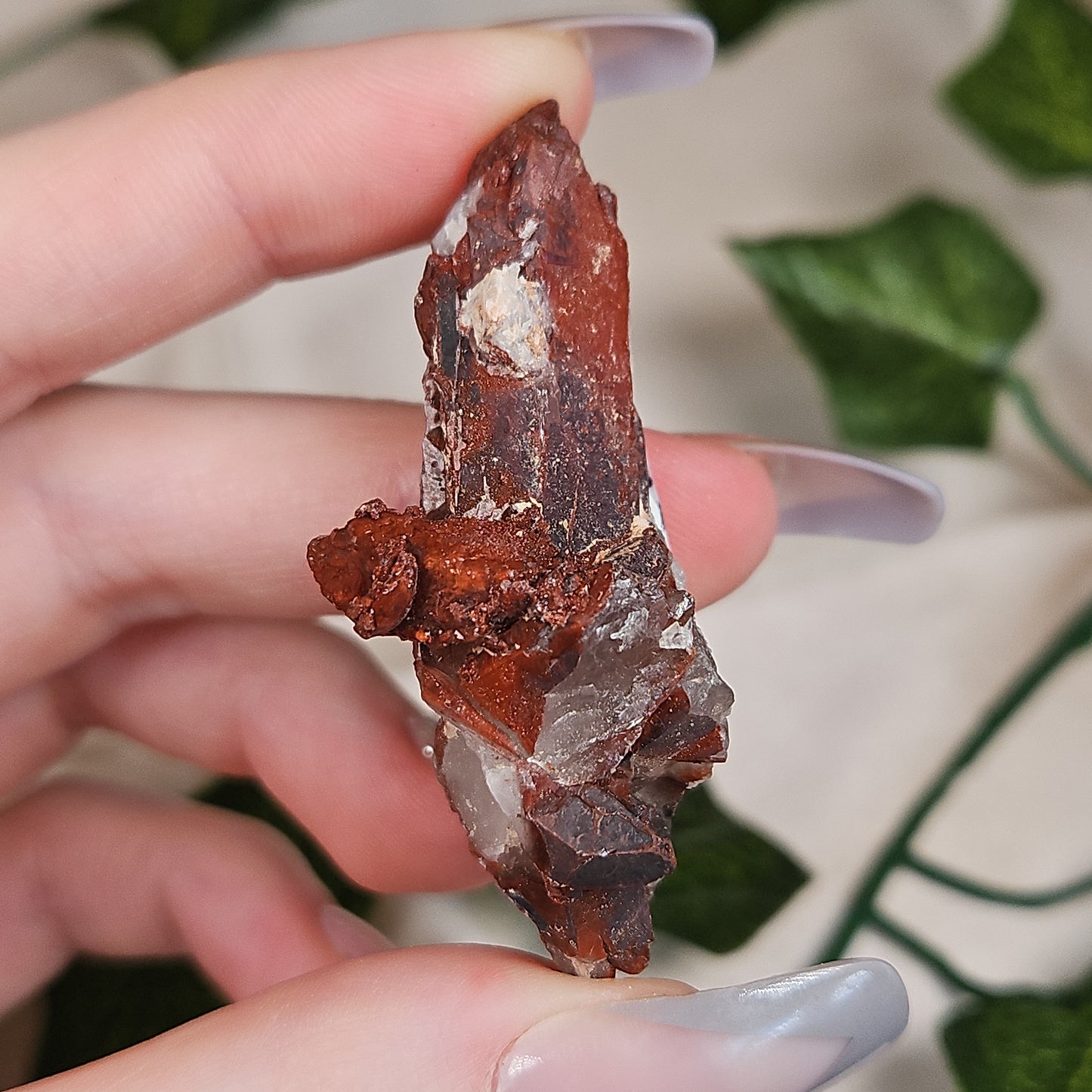 Hematoid quartz cluster