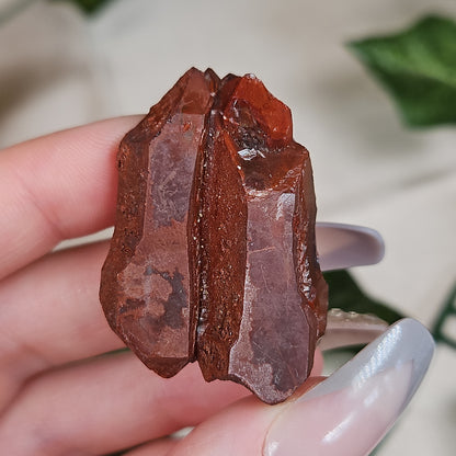 Hematoid quartz cluster