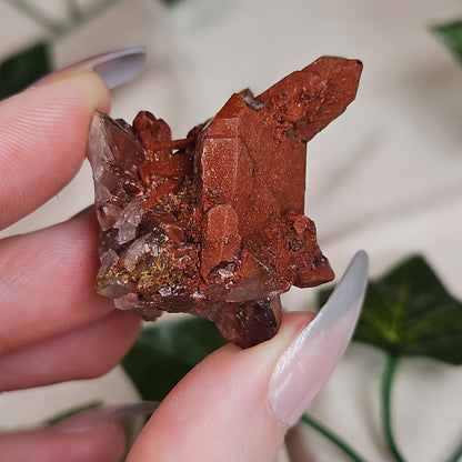 Hematoid quartz cluster