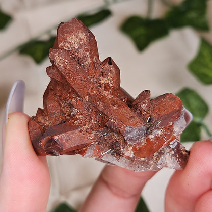 Hematoid quartz cluster