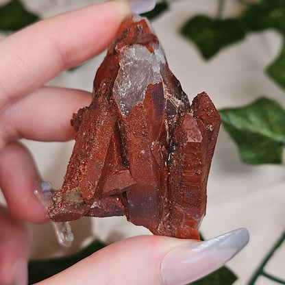 Hematoid quartz cluster