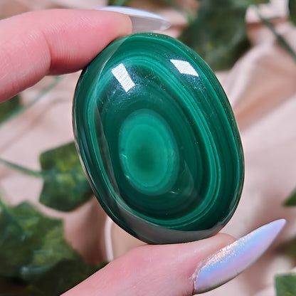 Malachite palmstone
