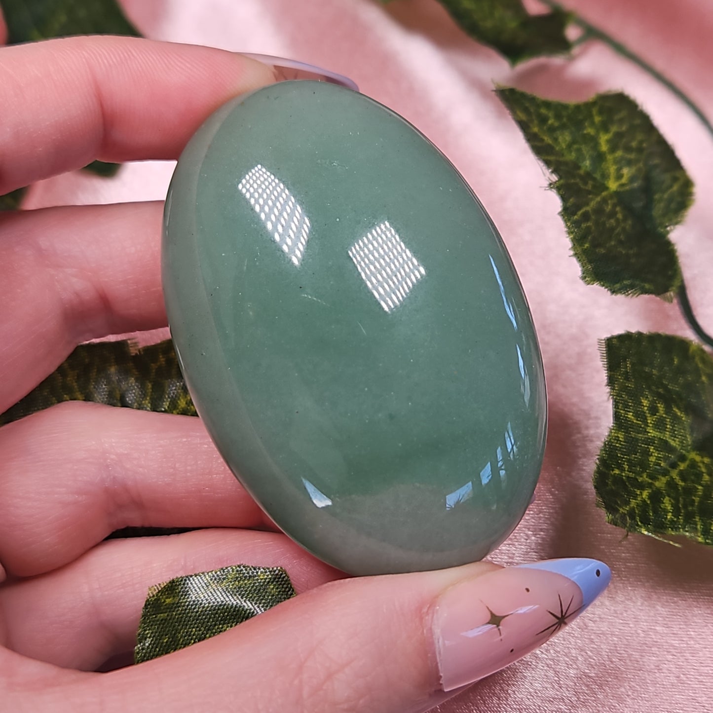 Green aventrine palmstone