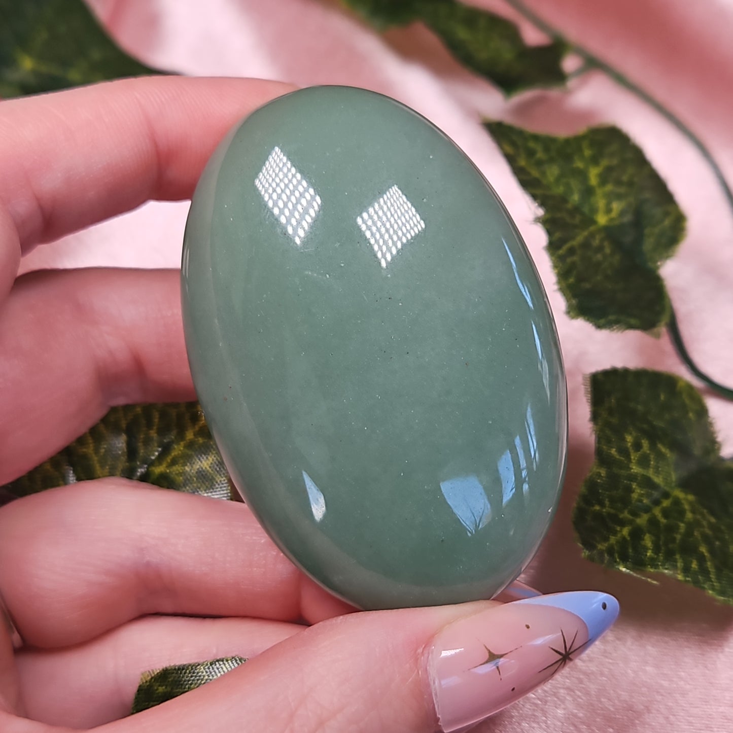 Green aventrine palmstone