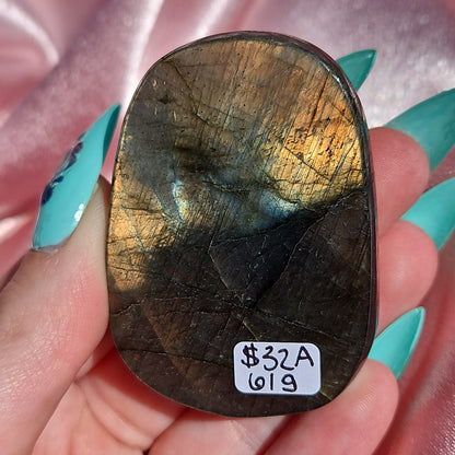 Labradorite dragon