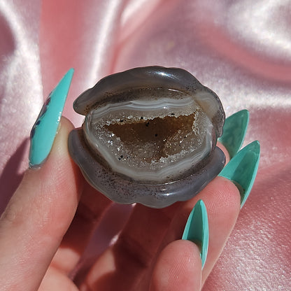 Druzy agate clam
