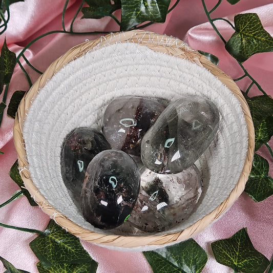 Garden quartz palmstone