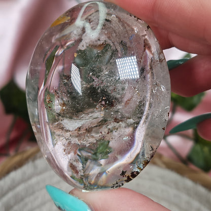 Garden quartz palmstone