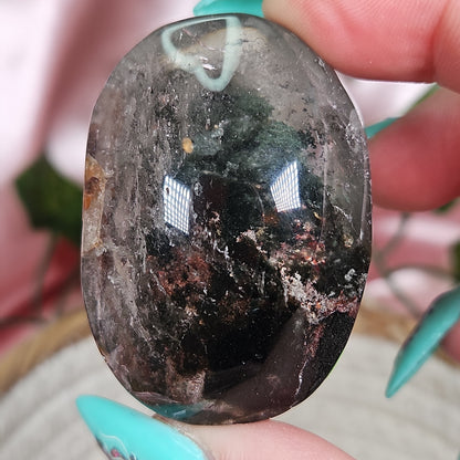 Garden quartz palmstone