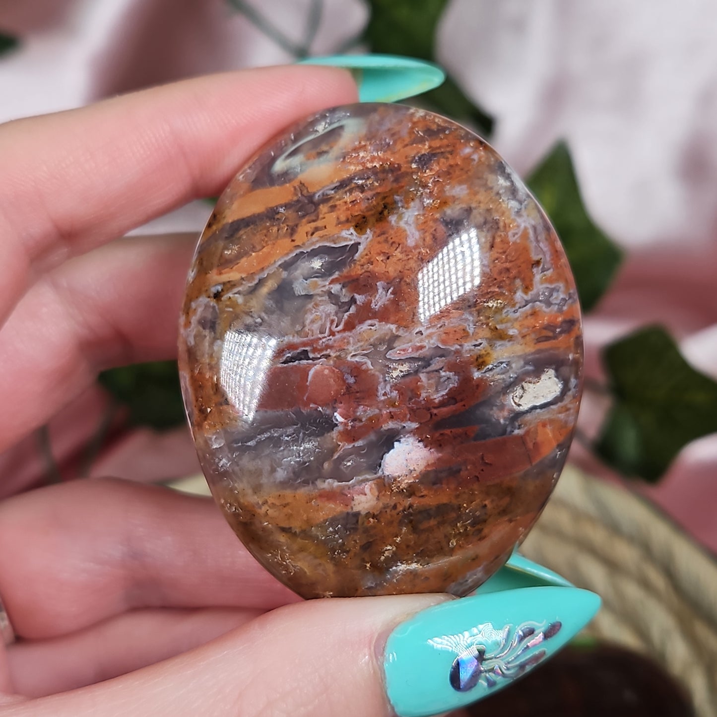 Petrified wood palmstone