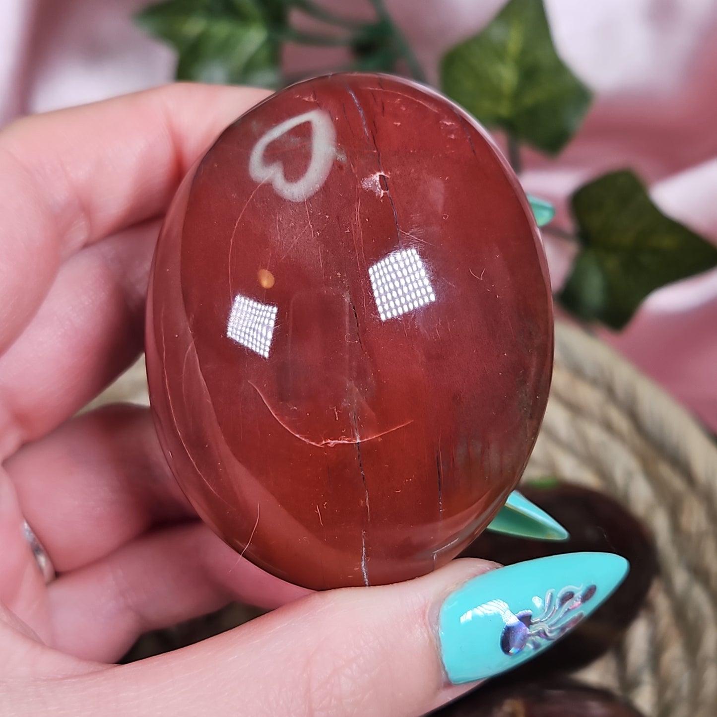 Petrified wood palmstone