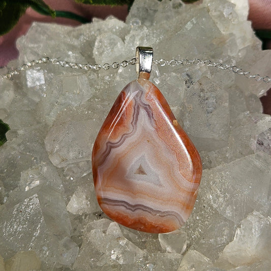 Lake superior agate pendent C