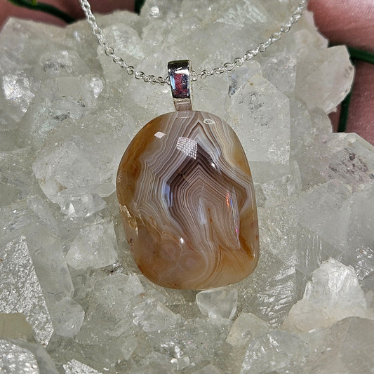 Lake superior agate pendent E