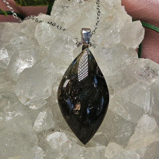 Labradorite pendent
