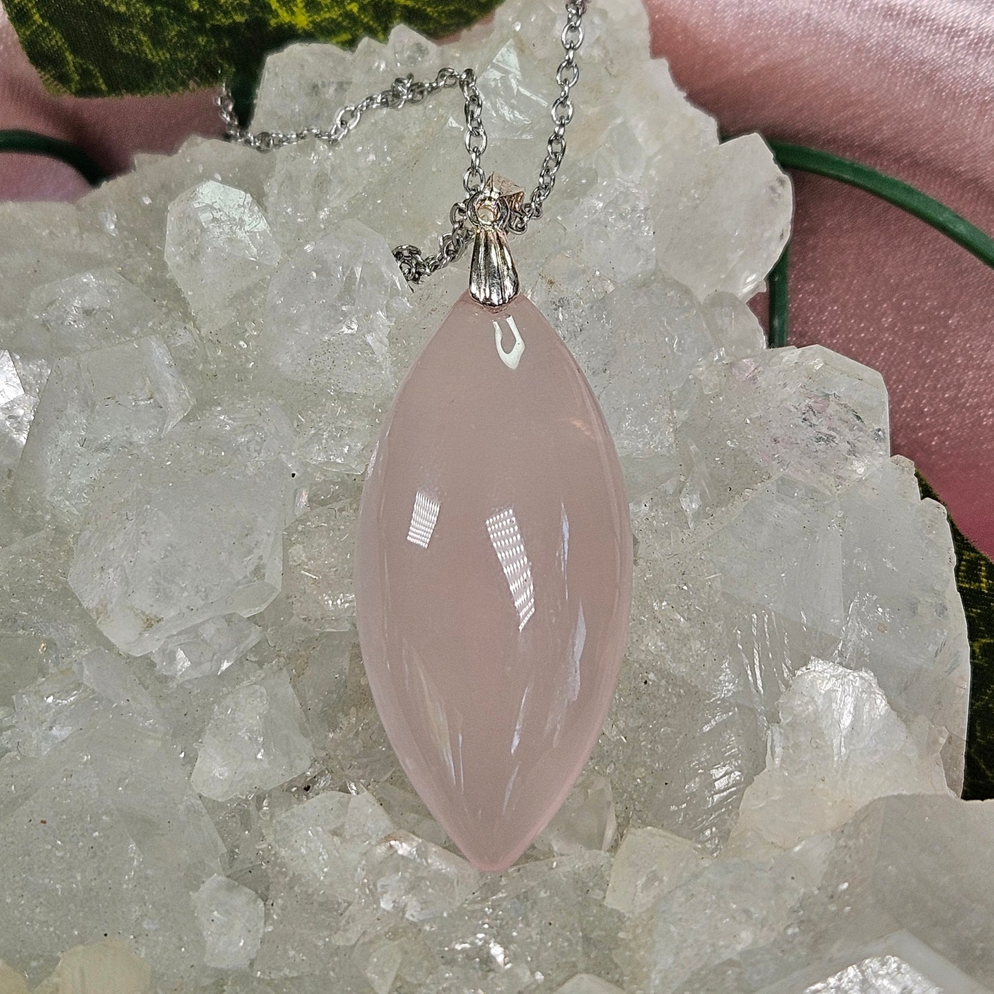 Rose quartz pendent