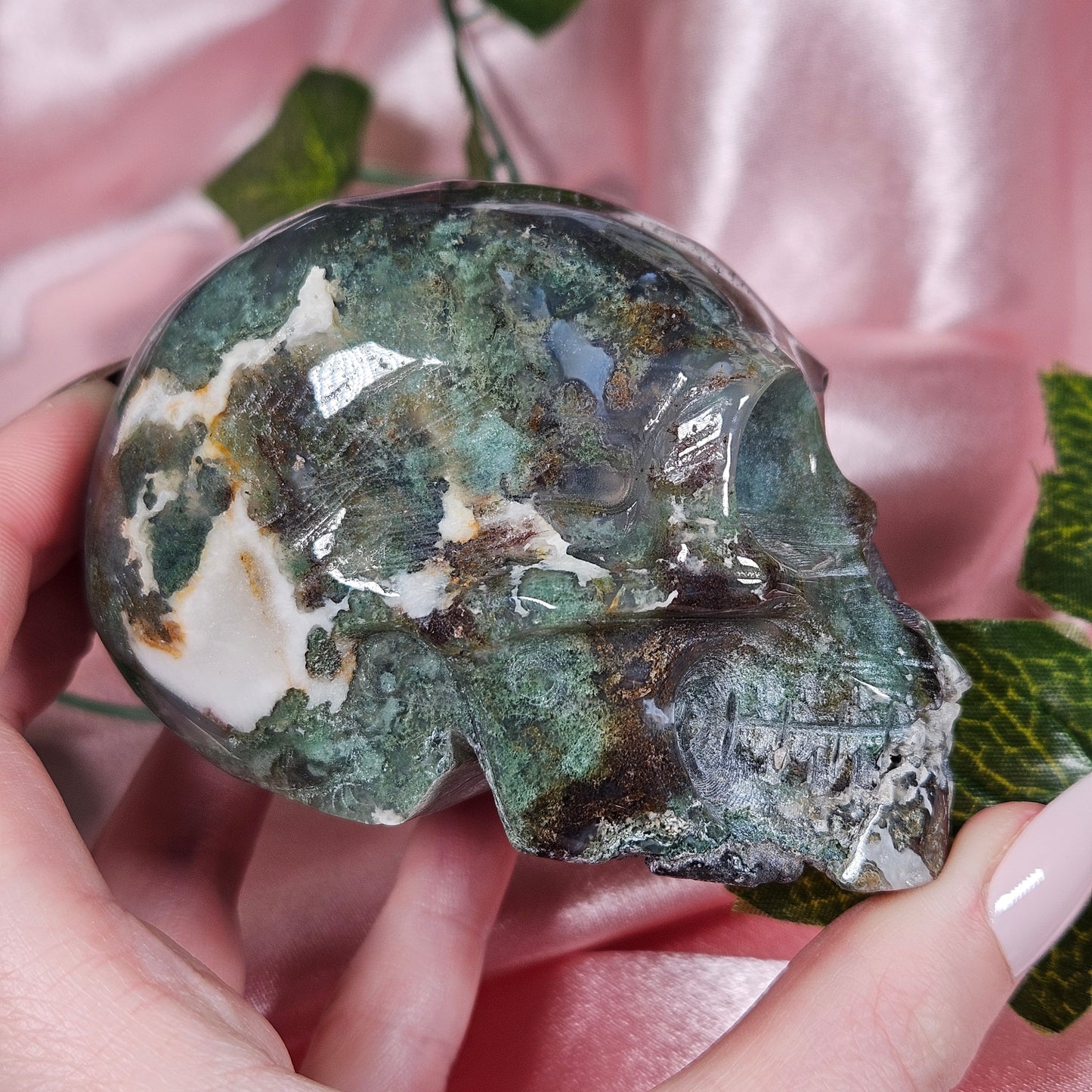 Moss agate skull