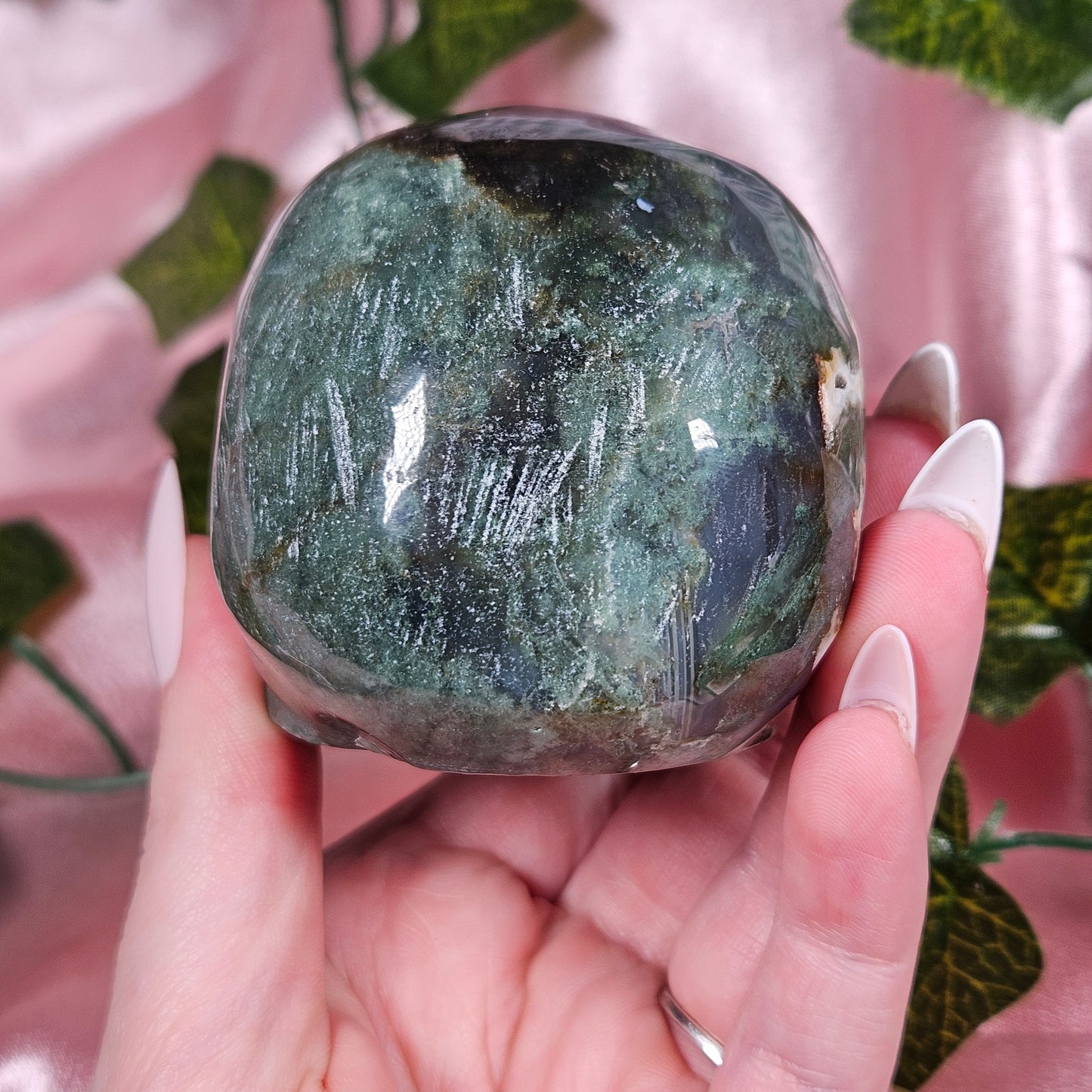 Moss agate skull