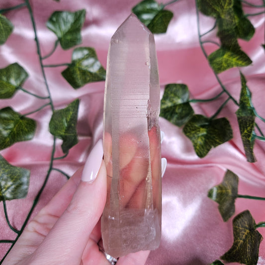 Skeleton Smokey quartz with mica