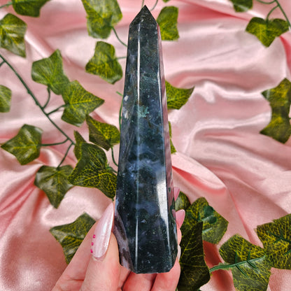 Moss agate oblisk