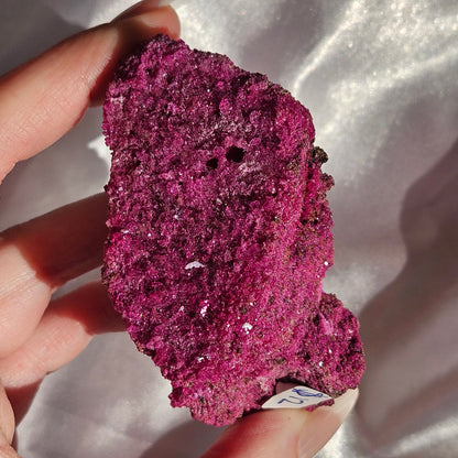 Uv reactive honeycomb ruby