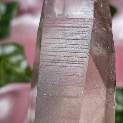 Skeleton Smokey quartz with mica