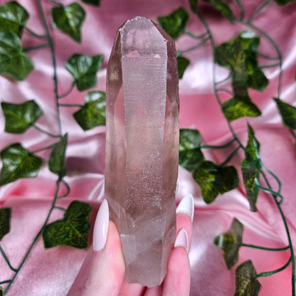 Skeleton Smokey quartz with mica