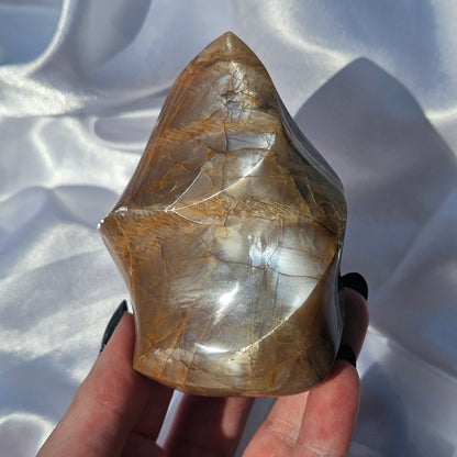 Peach moonstone flame