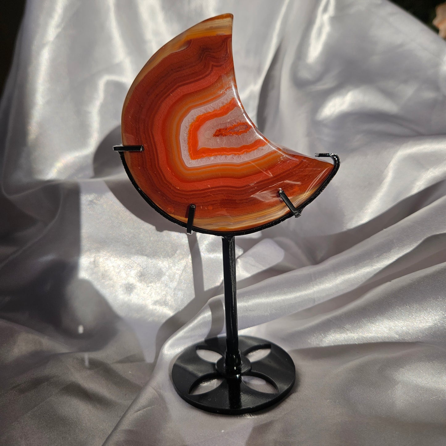 Carnelian moon on stand