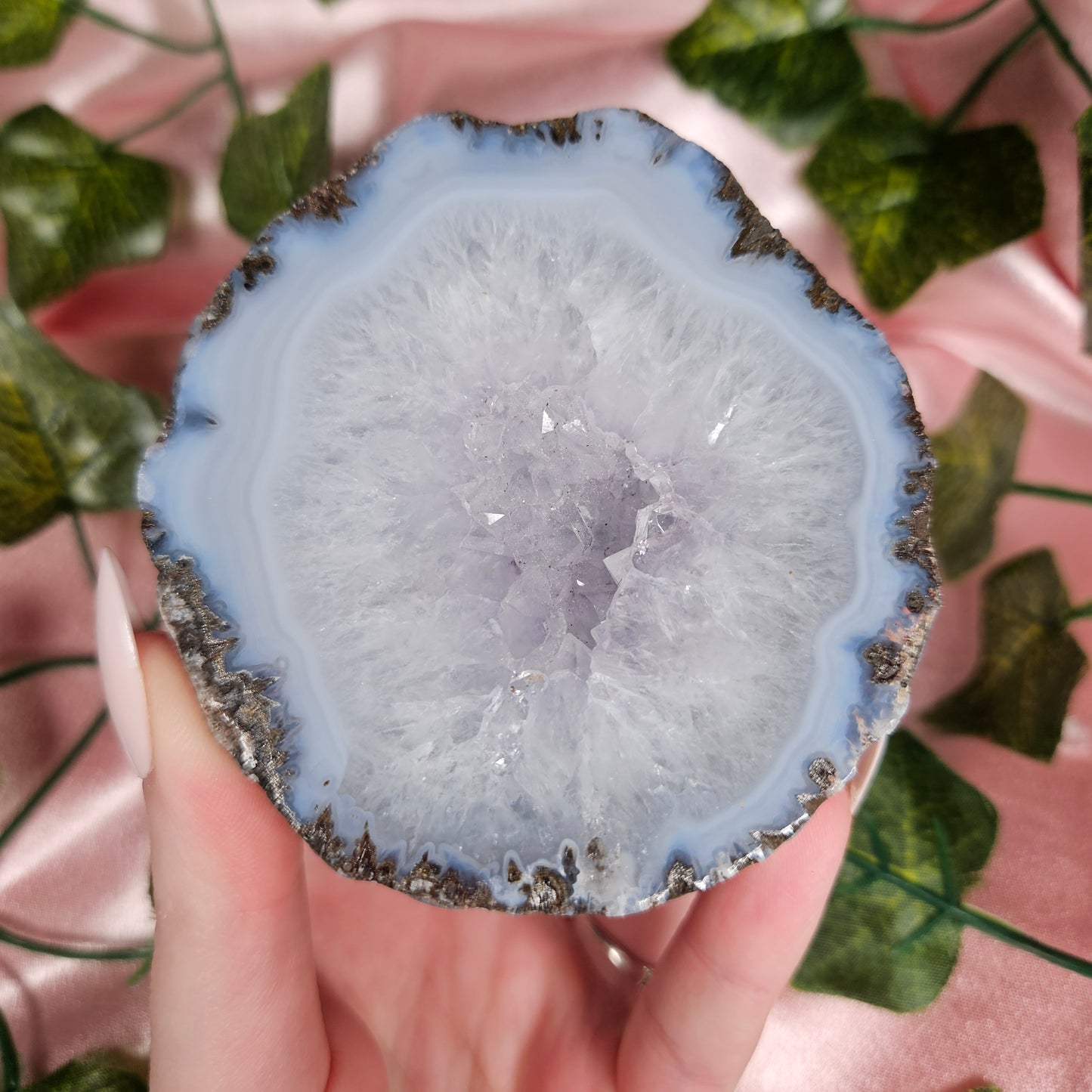 Amethyst geode with parallax banding