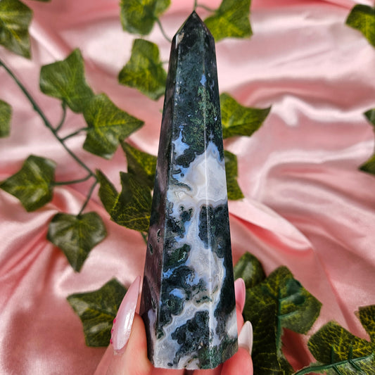 Moss agate oblisk