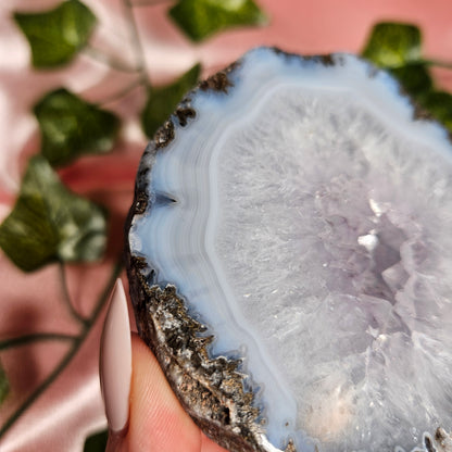 Amethyst geode with parallax banding