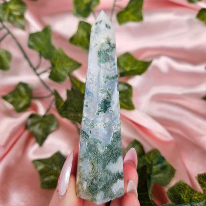 Moss agate oblisk