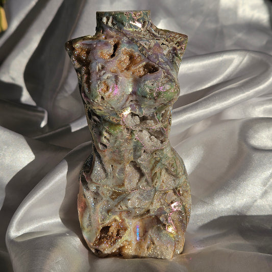 Aura druzy sphalerite goddess body