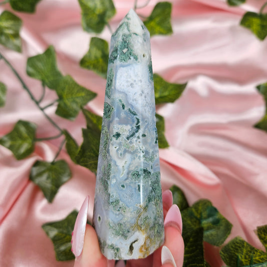 Moss agate oblisk