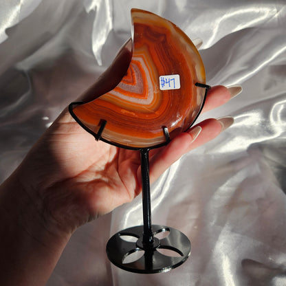 Carnelian moon on stand
