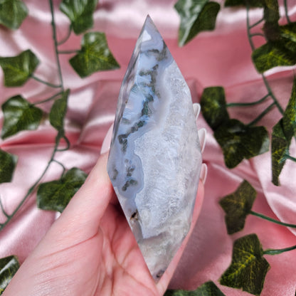 Moss agate diamond on stand