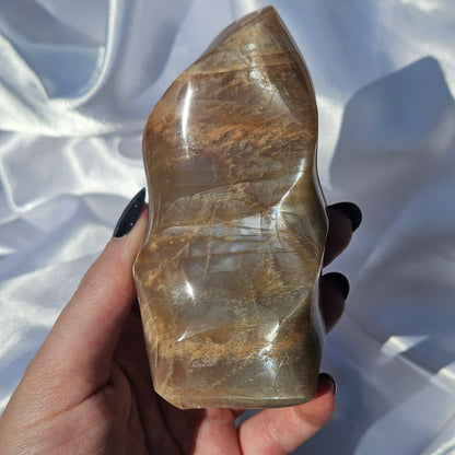 Peach moonstone flame