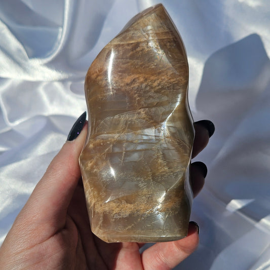 Peach moonstone flame